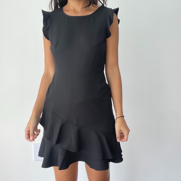 LOFT Dresses & Skirts - LOFT black ruffled cap sleeve sheath dress